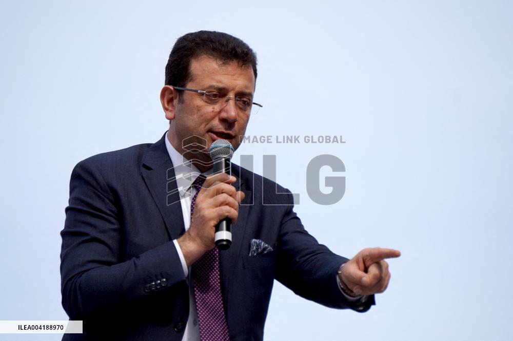 Istanbul Mayor arrested, Erdogan's main rival, days before presidential nomination