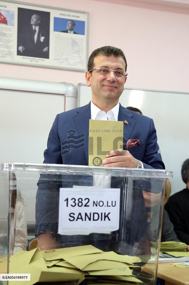 Istanbul Mayor arrested, Erdogan's main rival, days before presidential nomination