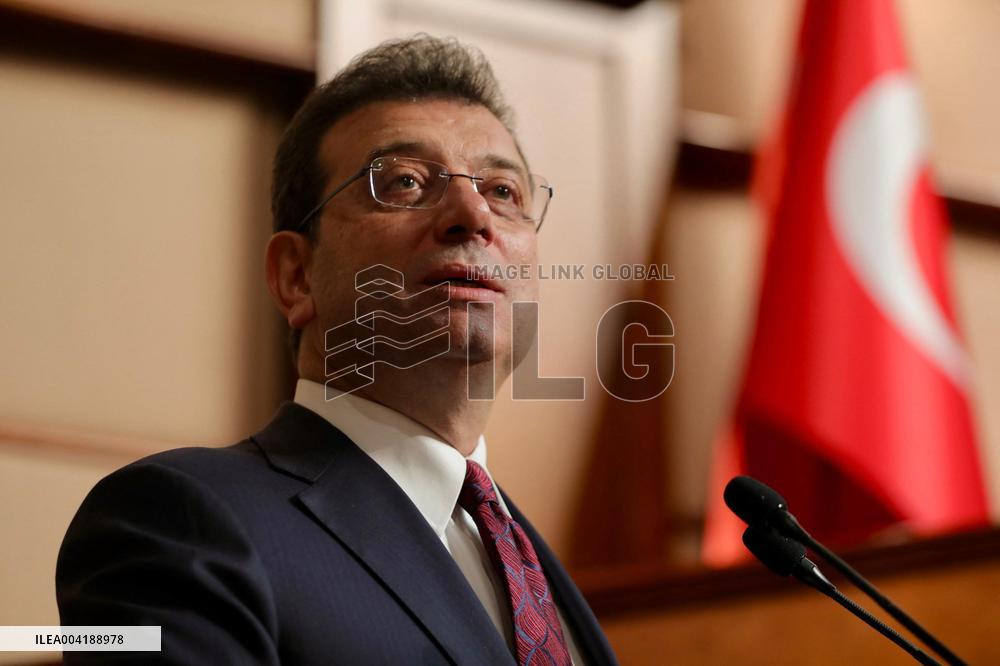 Istanbul Mayor arrested, Erdogan's main rival, days before presidential nomination