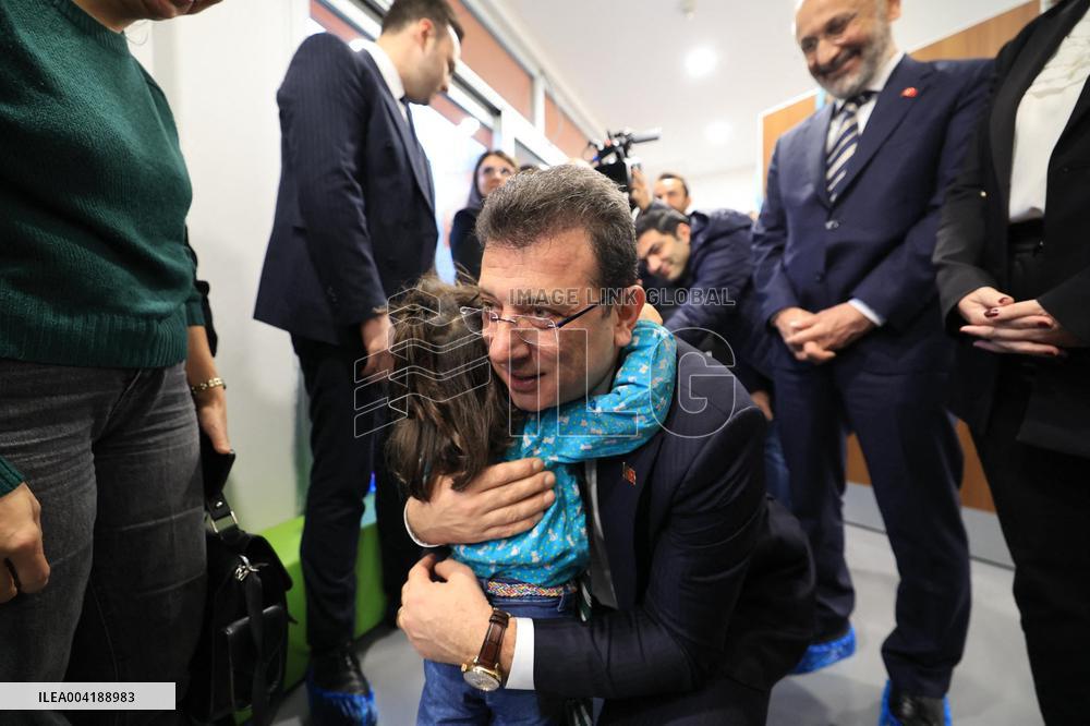 Istanbul Mayor arrested, Erdogan's main rival, days before presidential nomination