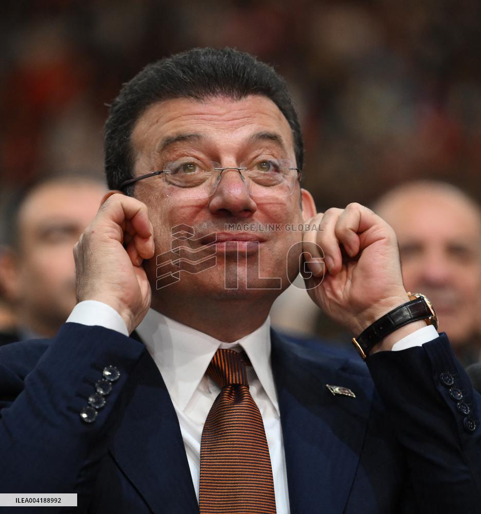 Istanbul Mayor arrested, Erdogan's main rival, days before presidential nomination