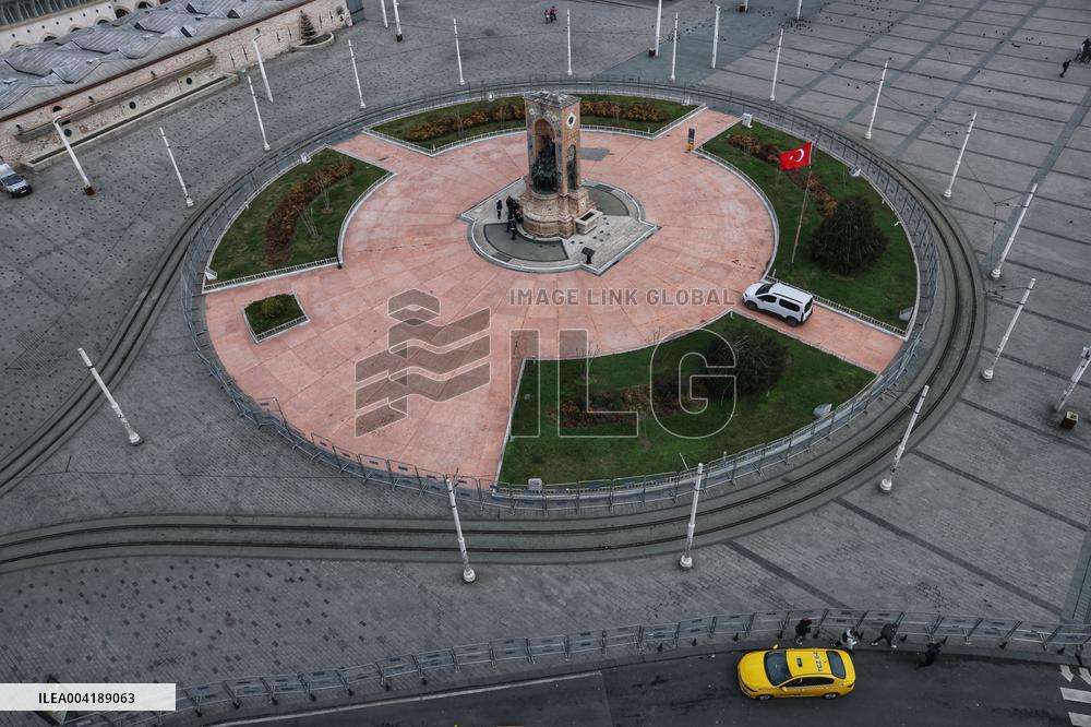 Istanbul shuts down metro stations, roads, squares, bans protests for 4 days