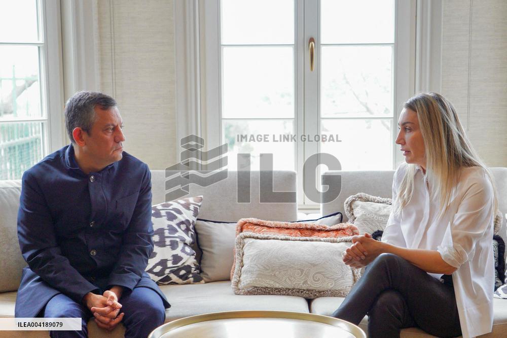 CHP Chairman Visits Ekrem Imamoglu Wife In Her Home - Istanbul