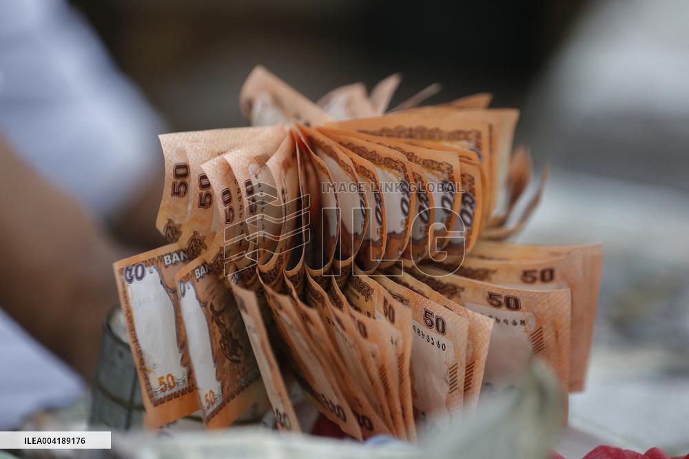 Fresh Banknotes for Eid - Dhaka