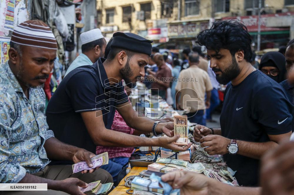 Fresh Banknotes for Eid - Dhaka
