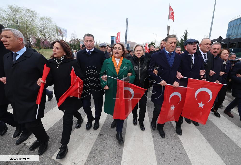 Supporters gathering in front of CHP headquarters - Ankara