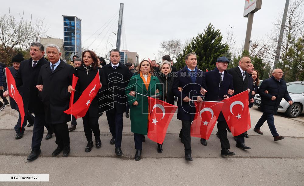 Supporters gathering in front of CHP headquarters - Ankara