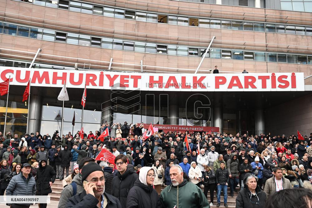 Supporters gathering in front of CHP headquarters - Ankara