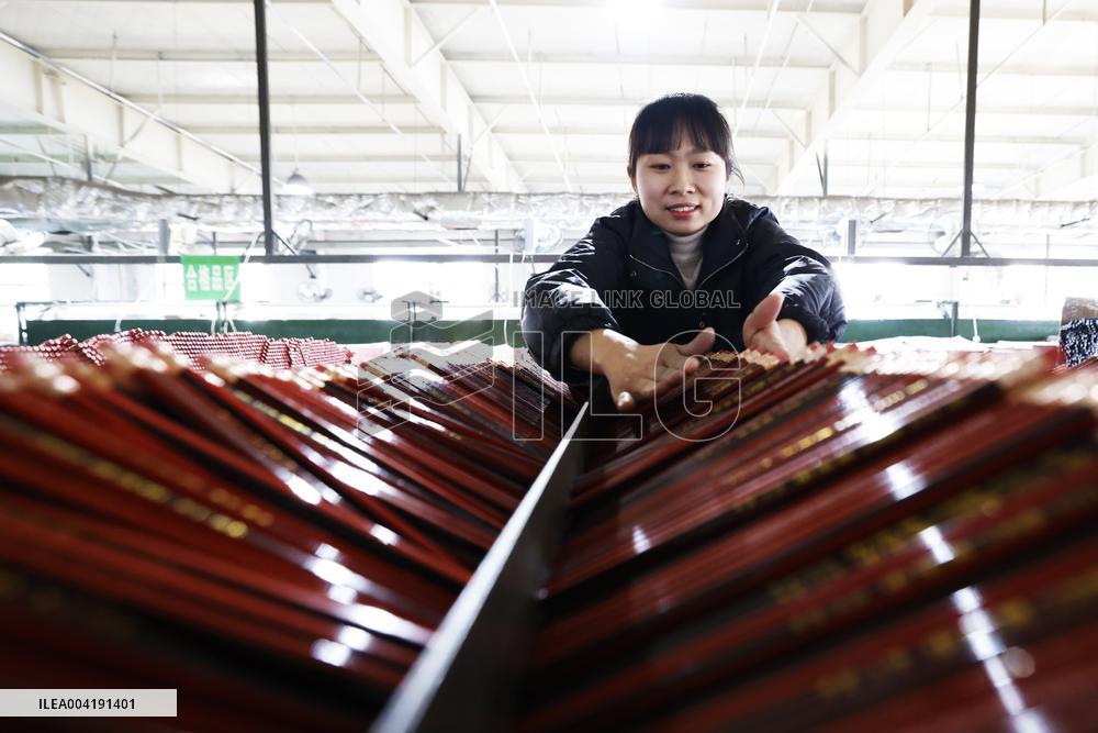 Poplar Pencil Production in Suqian