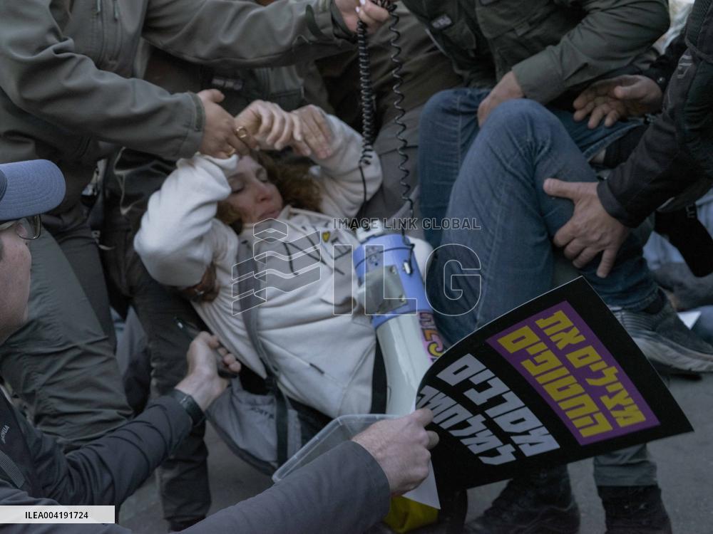 Israelis Protest Against Netanyahu in Jerusalem