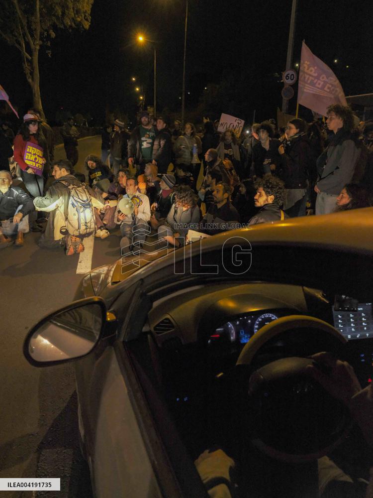 Israelis Protest Against Netanyahu in Jerusalem