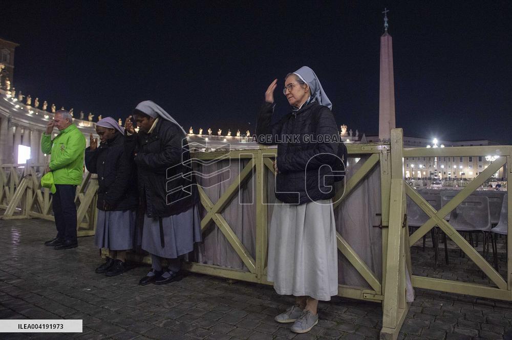 Rosary for Pope Francis Health - Vatican