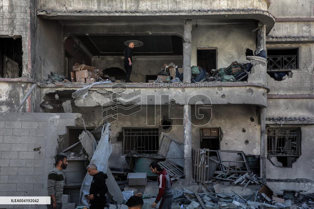 Waves Of Israeli Strikes On Gaza Kill More Than 400 People - Palestin