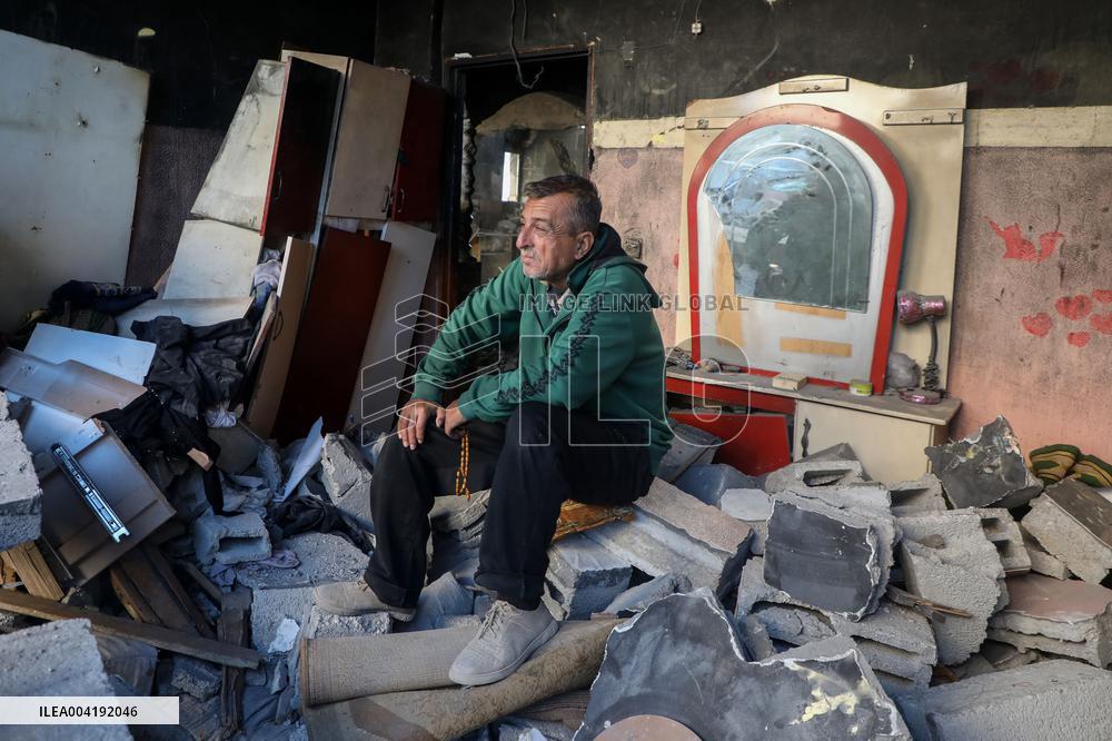 Waves Of Israeli Strikes On Gaza Kill More Than 400 People - Palestin