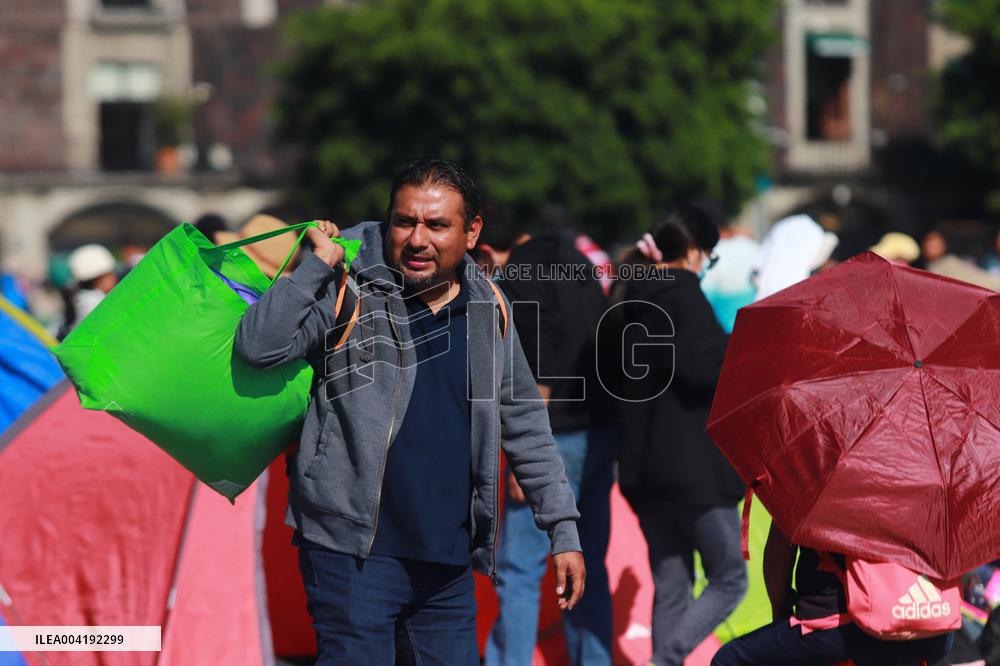 Education Workers Begin 72-Hour Work Stoppage - Mexico