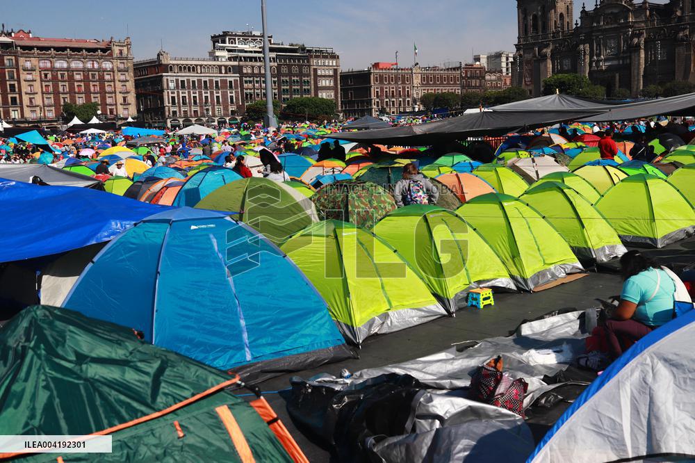 Education Workers Begin 72-Hour Work Stoppage - Mexico