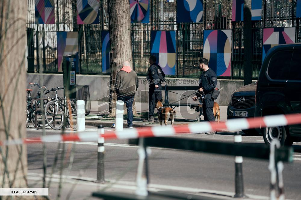 Bomb alert at Caroline Dorian High School - Paris AJ