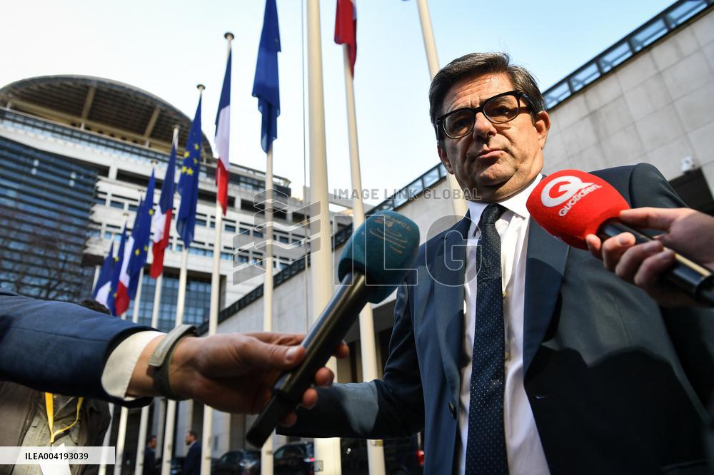 Financing the defence technological & industrial base in Paris - FA