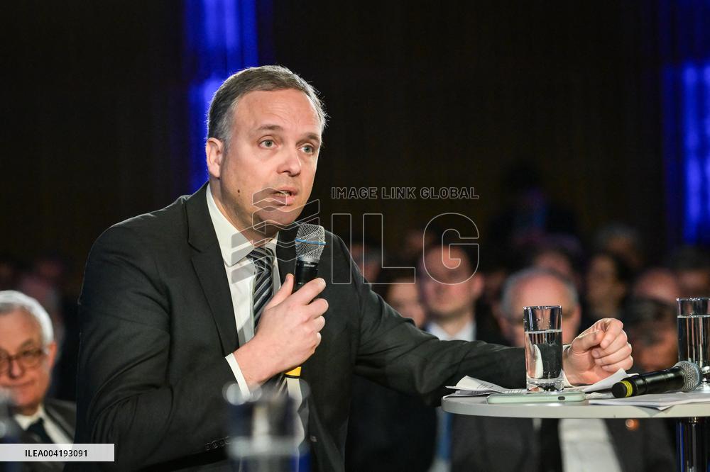 Financing the defence technological & industrial base in Paris - FA