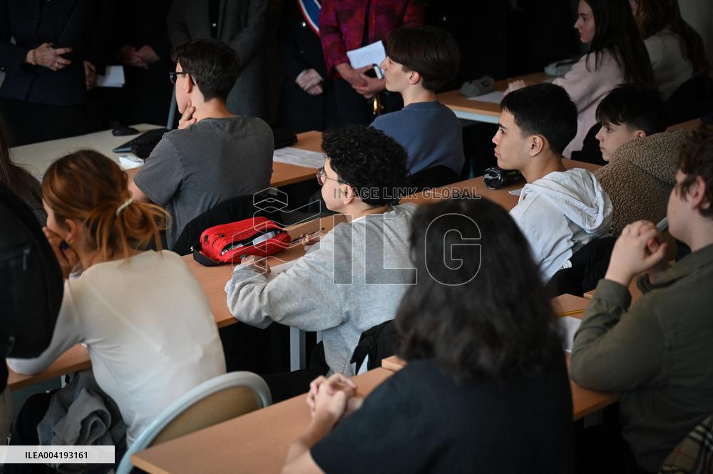 Illustration High School Hector Berlioz - Vincennes