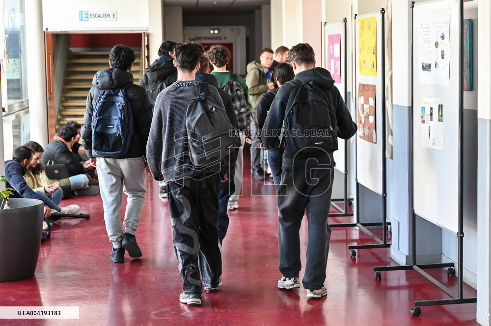 Illustration High School Hector Berlioz - Vincennes