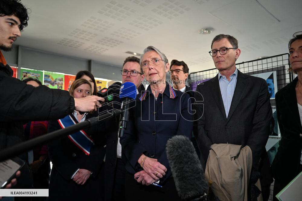 Borne Visits the High School Hector Berlioz - Vincennes