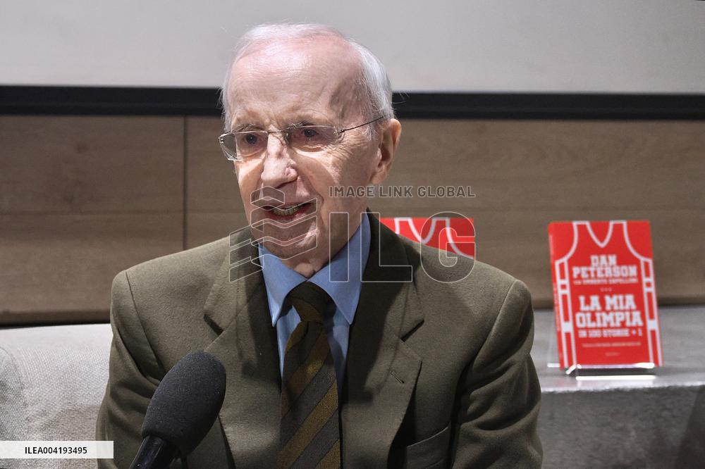 BASKET - Evento - Dan Peterson talks about Olimpia Milano book presentation