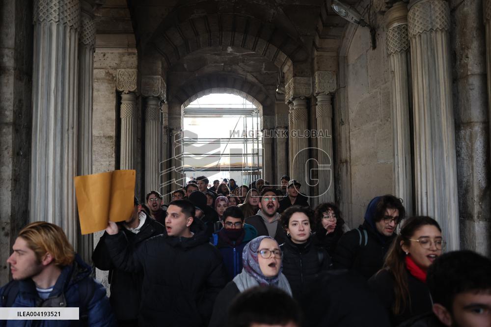 Galatasaray University Protest The Arrest Of Mayor Imamoglu - Turkey