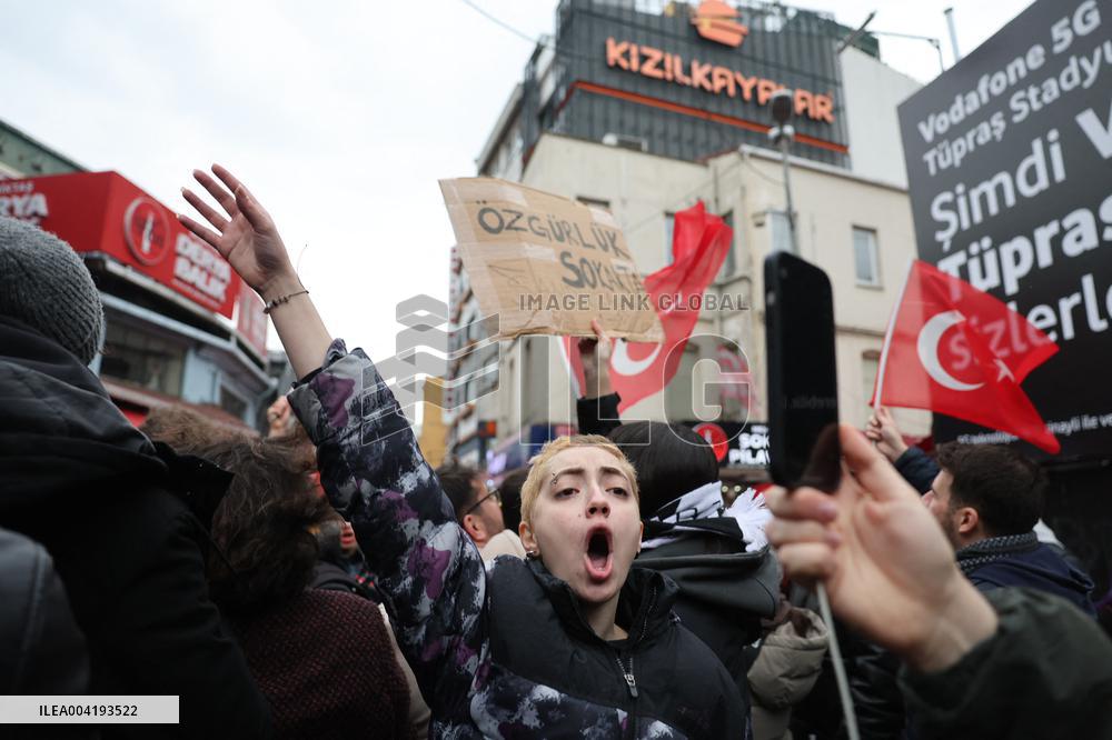 Galatasaray University Protest The Arrest Of Mayor Imamoglu - Turkey