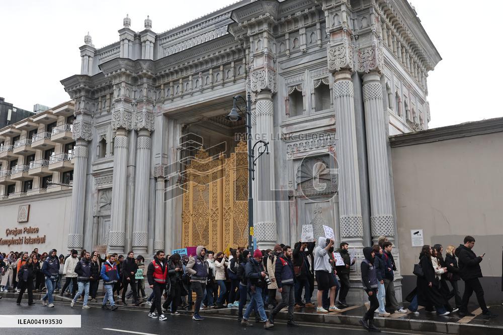Galatasaray University Protest The Arrest Of Mayor Imamoglu - Turkey
