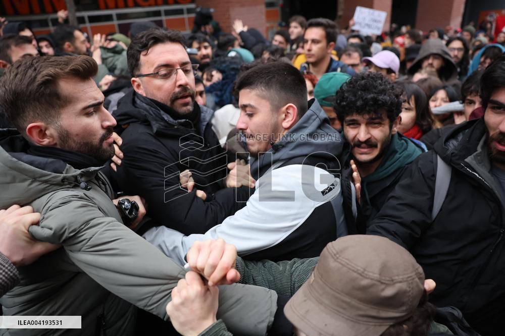 Galatasaray University Protest The Arrest Of Mayor Imamoglu - Turkey