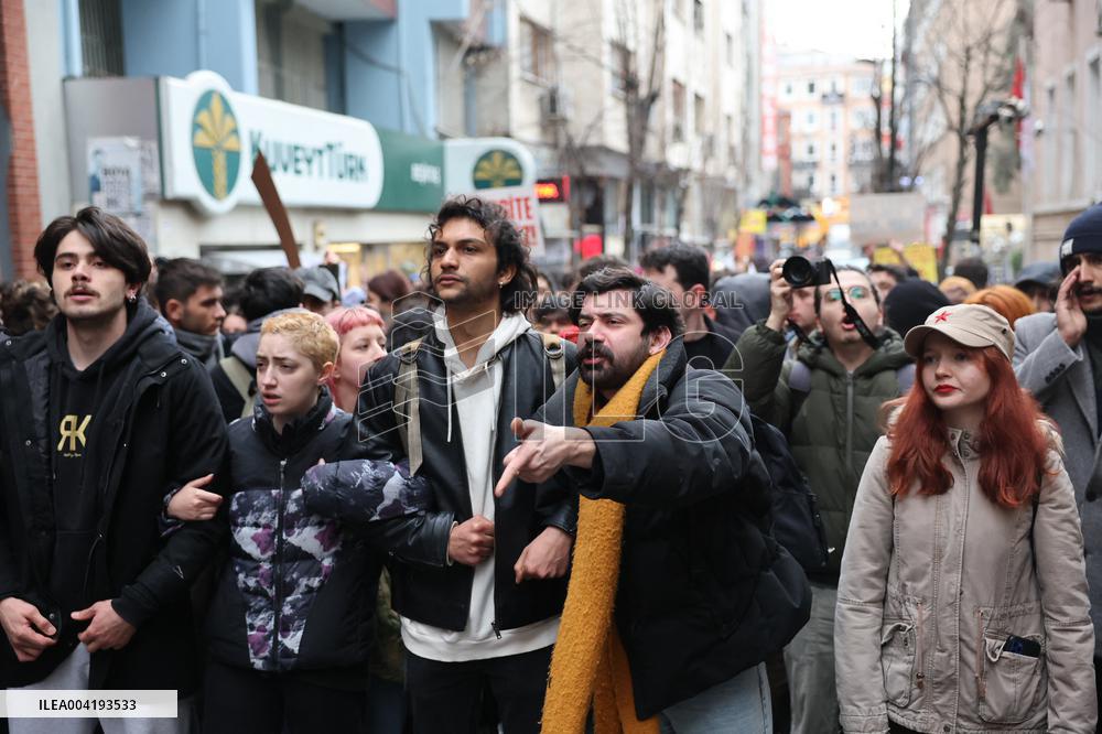 Galatasaray University Protest The Arrest Of Mayor Imamoglu - Turkey