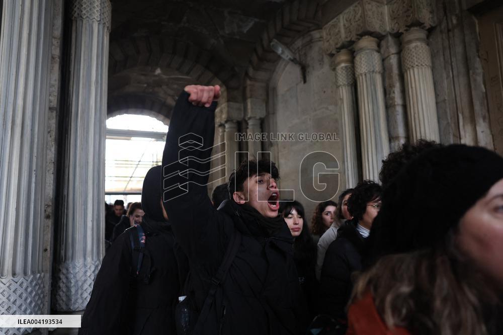 Galatasaray University Protest The Arrest Of Mayor Imamoglu - Turkey