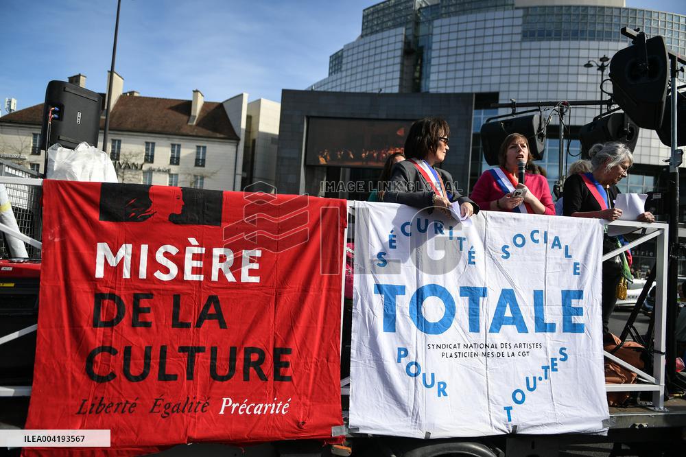 Protest against French Culture Ministry in Paris - FA