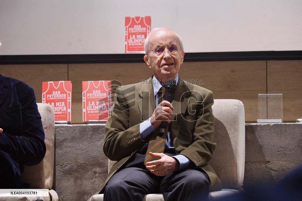 BASKET - Evento - Dan Peterson talks about Olimpia Milano book presentation