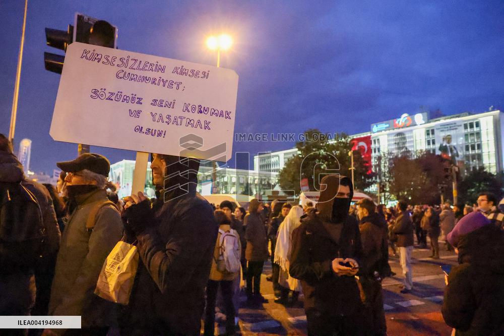 University students protest In front of Istanbul Municipality in Sarachane - Istanbul