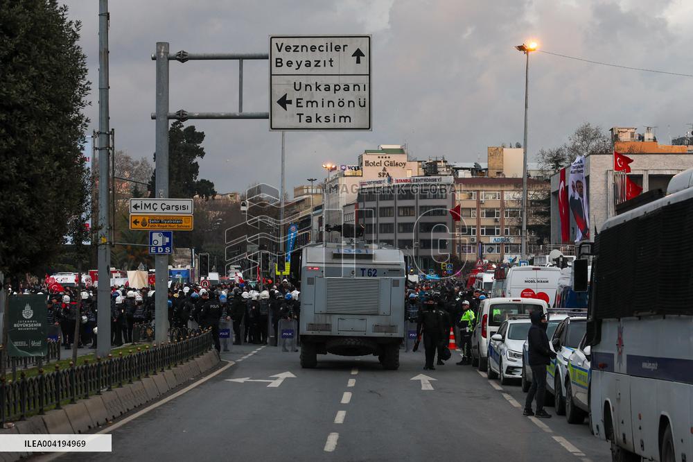 University students protest In front of Istanbul Municipality in Sarachane - Istanbul