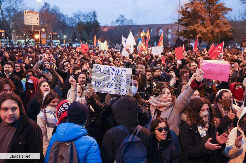 University students protest In front of Istanbul Municipality in Sarachane - Istanbul