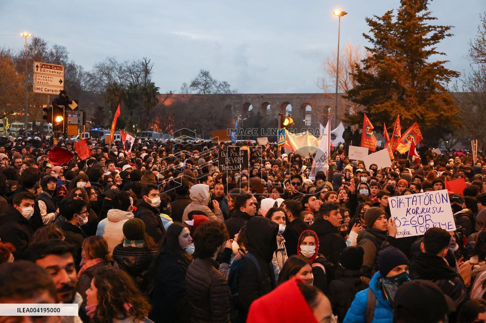 University students protest In front of Istanbul Municipality in Sarachane - Istanbul