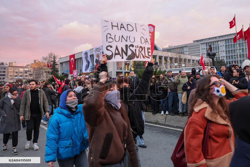 University students protest In front of Istanbul Municipality in Sarachane - Istanbul