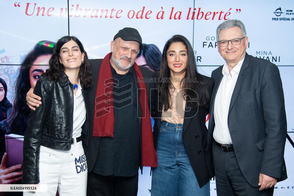 Lire Lolita A Teheran Premiere