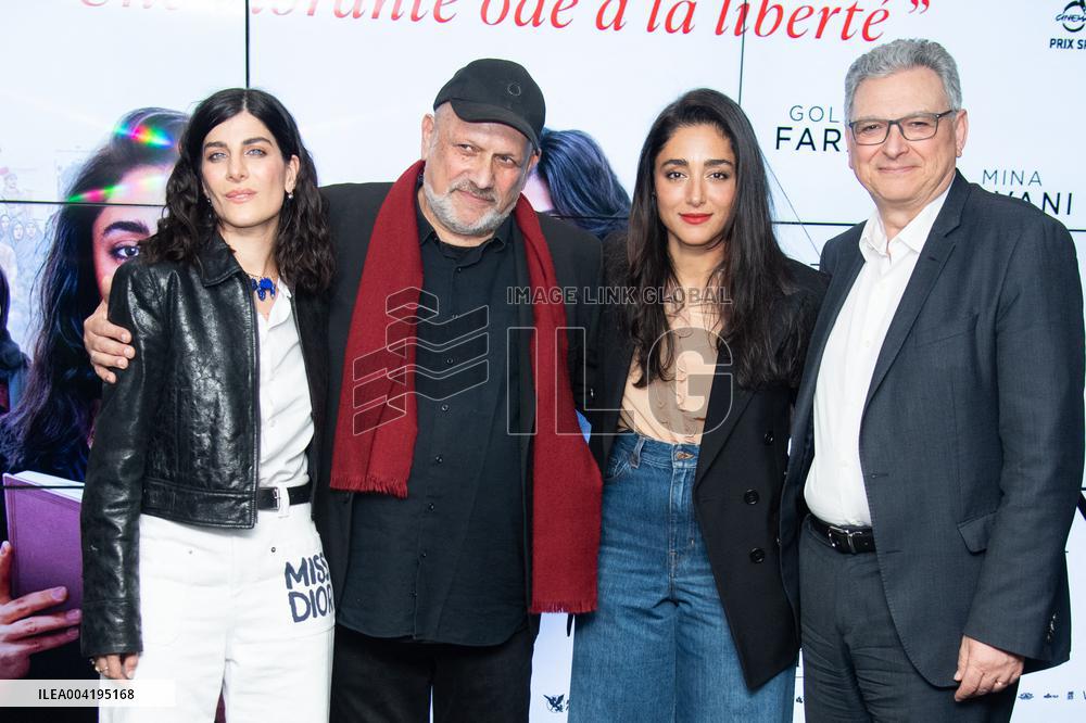 Lire Lolita A Teheran Premiere