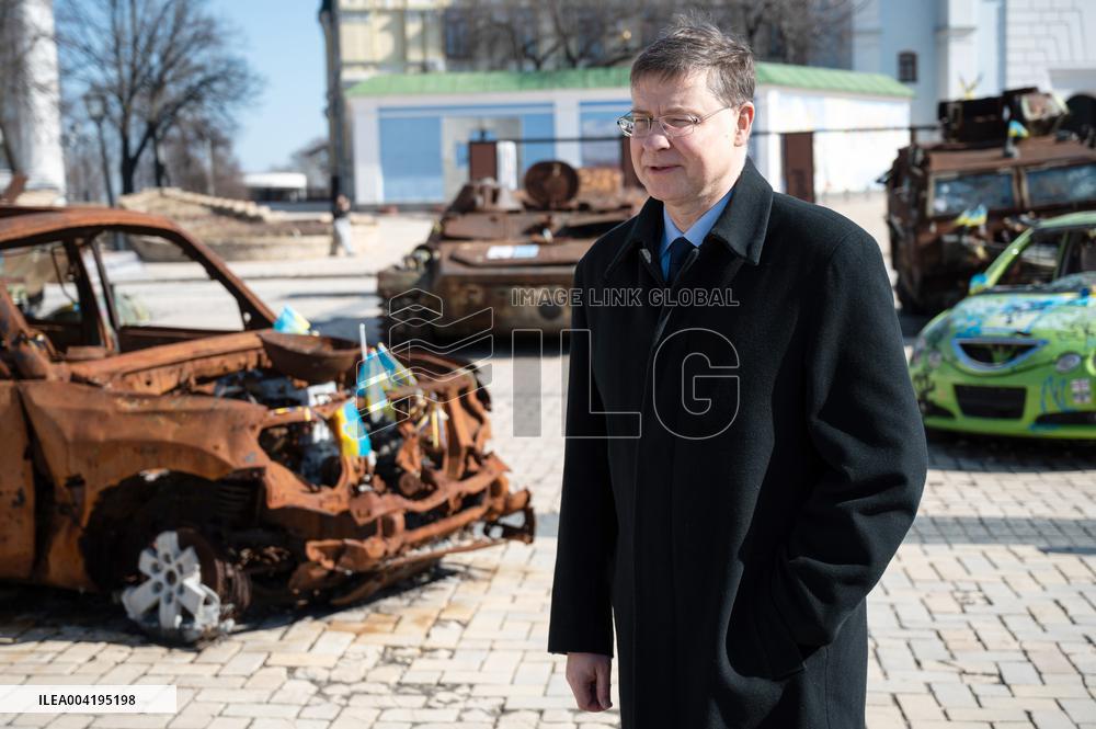 Visit of Valdis Dombrovskis to Kyiv