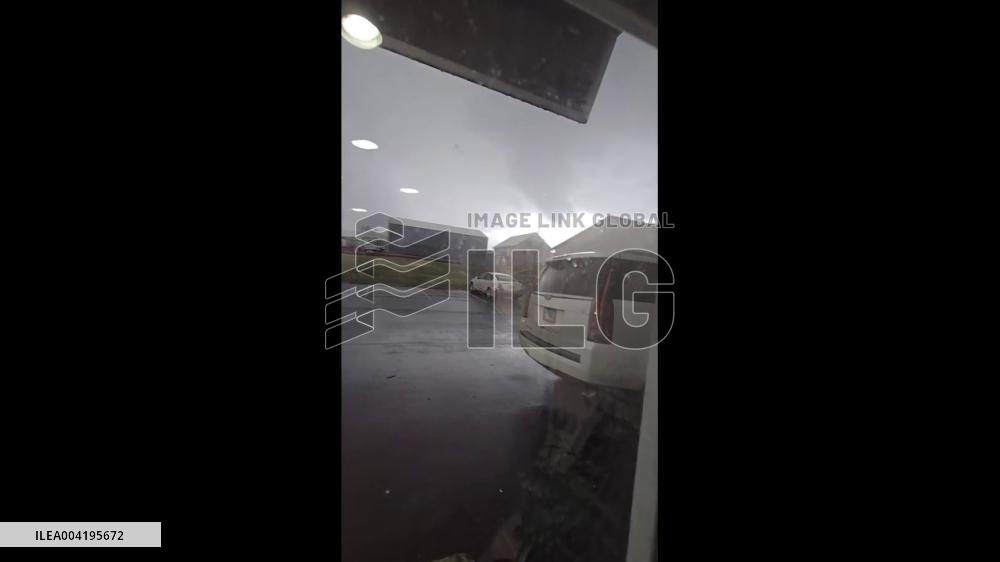 US: Powerful Storms Sweep Through Illinois, Multiple Tornadoes Confirmed 2