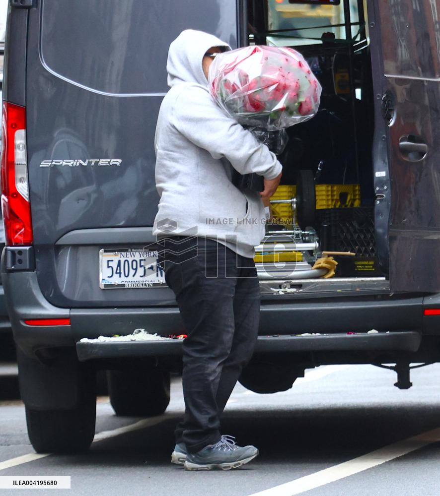 Preparing Carolina Herrera Husband Reinaldo Herrera Funeral Memorial - NYC