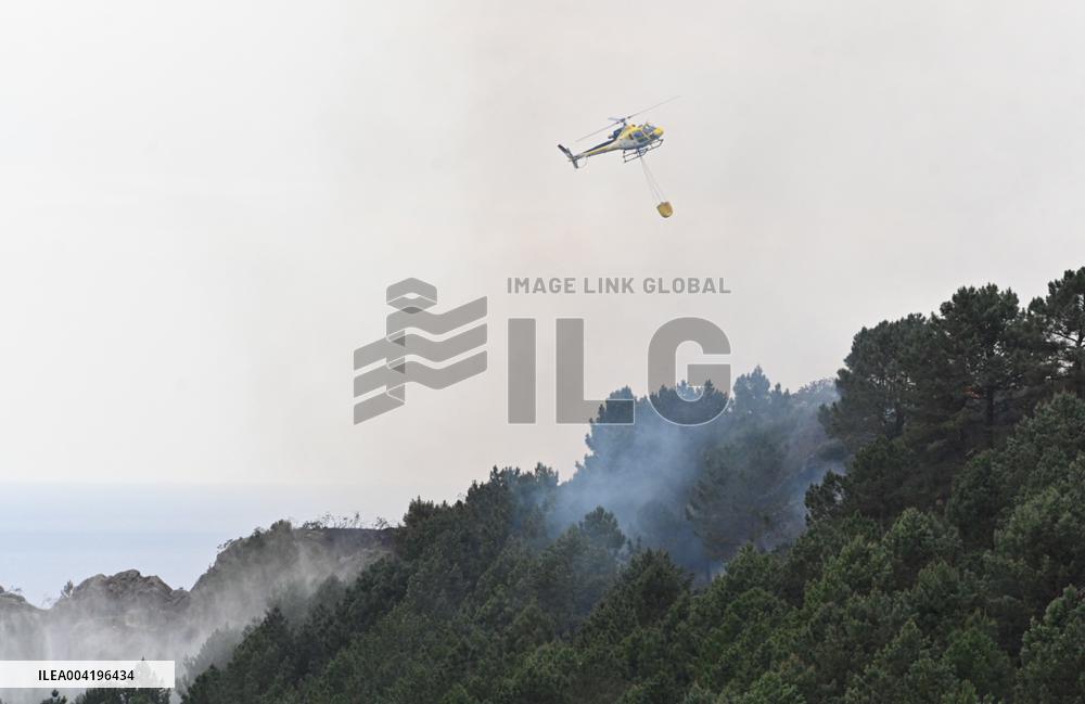 Jaizkibel Fire Burns 30 Hectares - Spain