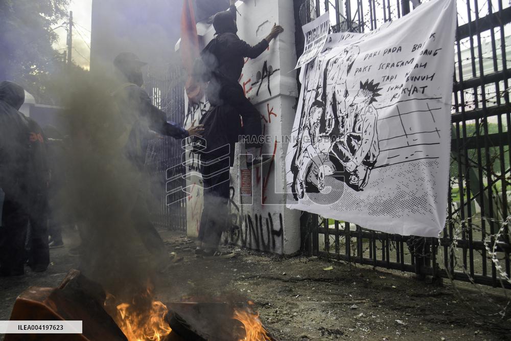 Protest Against Revision Of National Army Law - Indonesia