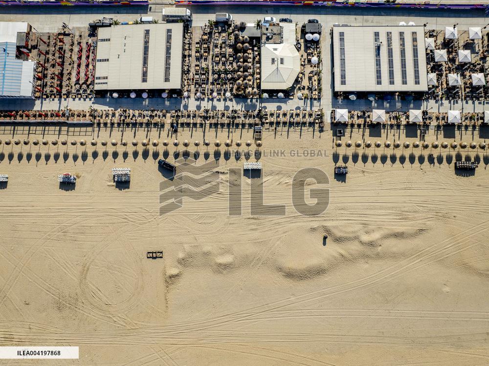 Scheveningen Pier Illustrations - Netherlands