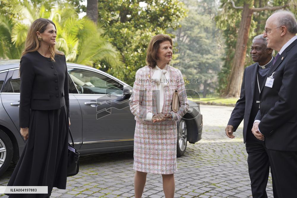 THE QUEEN AND PRINCESS MADELEINE IN THE VATICAN