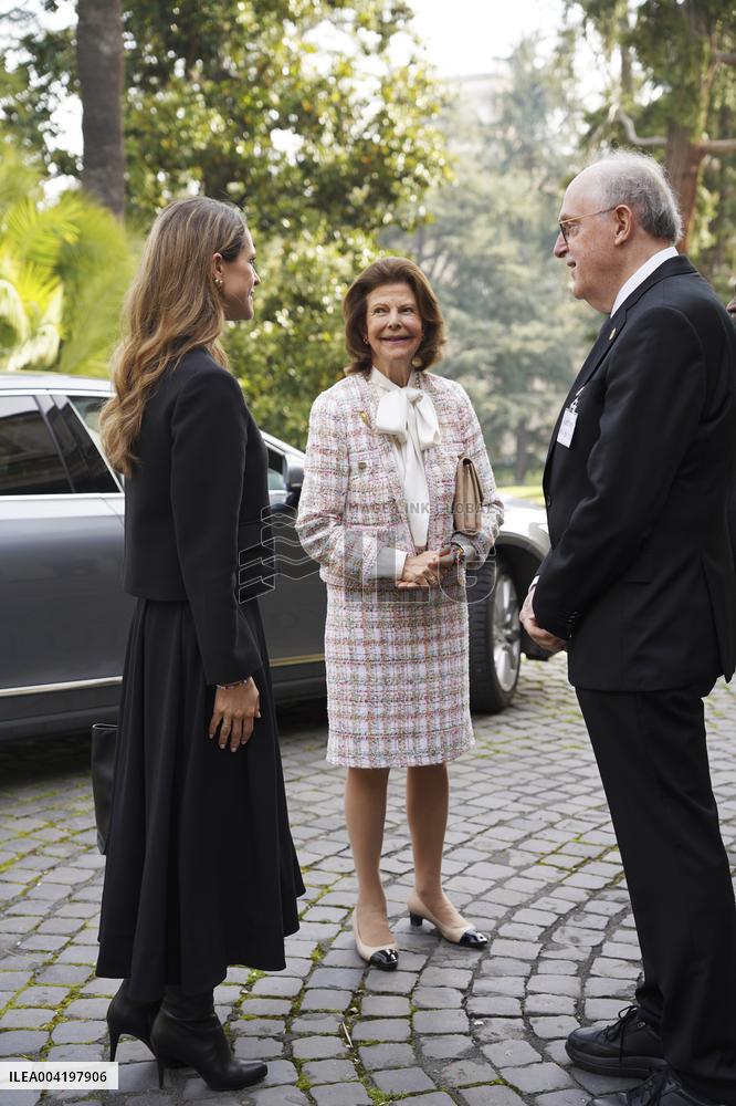 THE QUEEN AND PRINCESS MADELEINE IN THE VATICAN